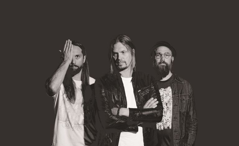 von-hertzen-brothers-juhlistaa-10-vuotiasta-love-remains-the-same